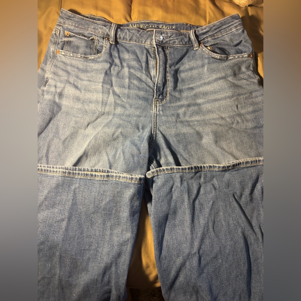 American Eagle Light Blue Super High-Rise Baggy Jeans (short)